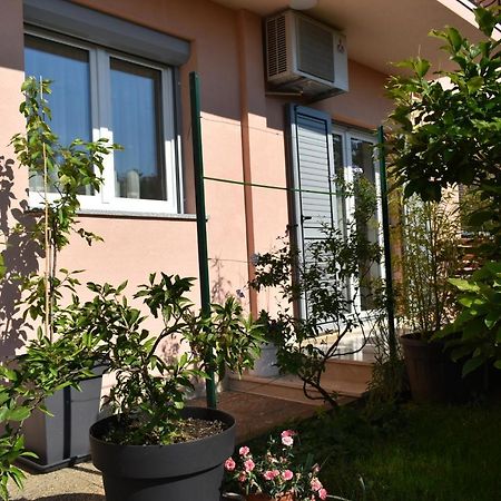 Studio Max With Parking Rovinj Exterior foto
