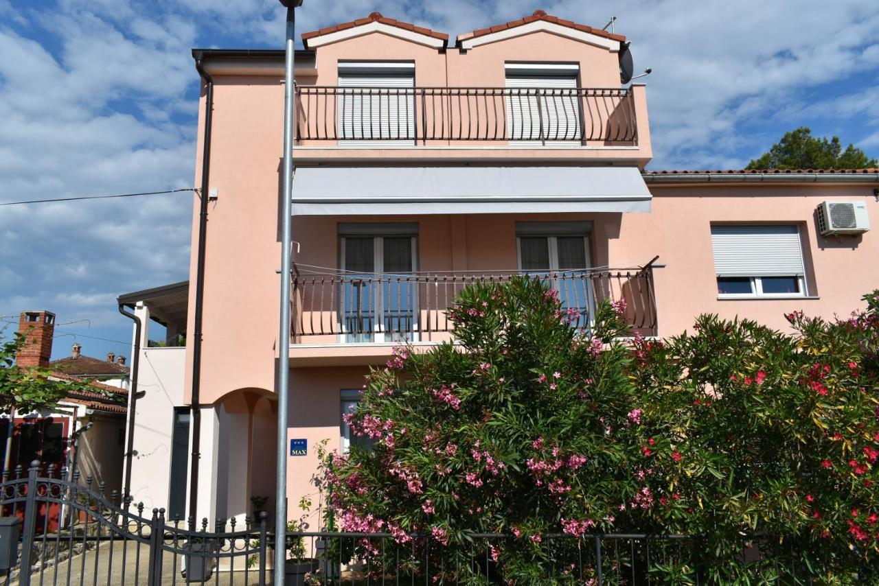 Studio Max With Parking Rovinj Exterior foto